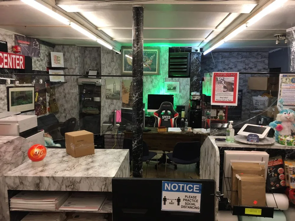1Up Pack & Ship — exterior