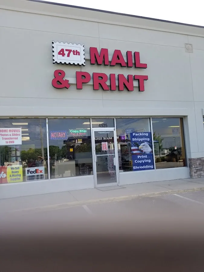 47th Mail & Print — exterior