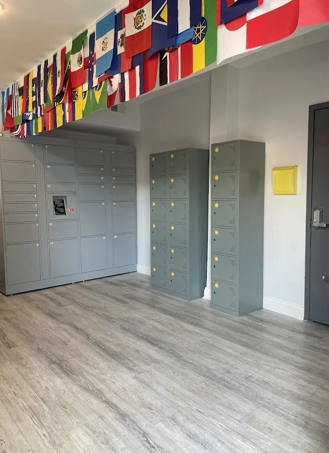 A & C Pack and Ship — exterior