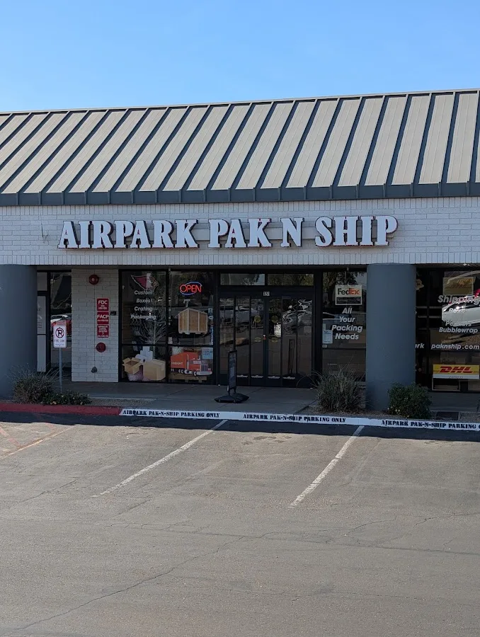 Airpark Pak N Ship — exterior