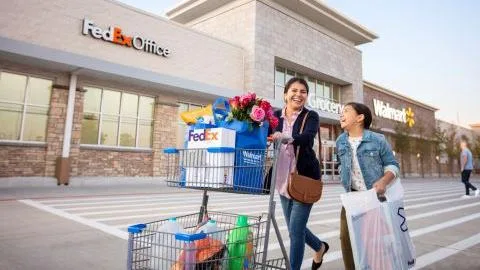 FedEx Office Print & Ship Center — exterior