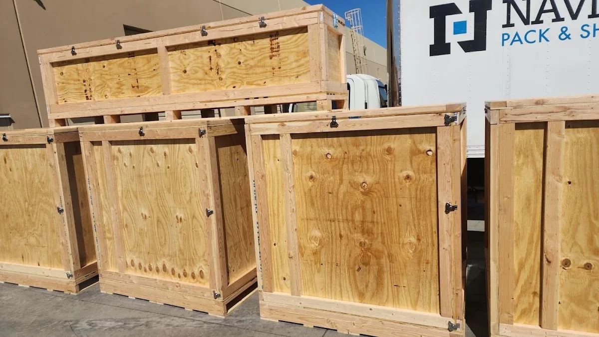 Navis Pack & Ship — exterior