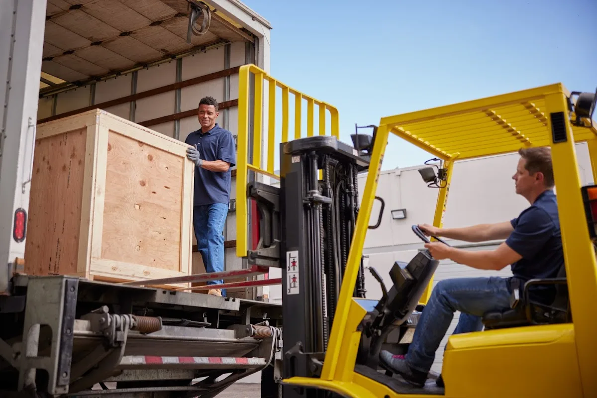Navis Pack & Ship — exterior