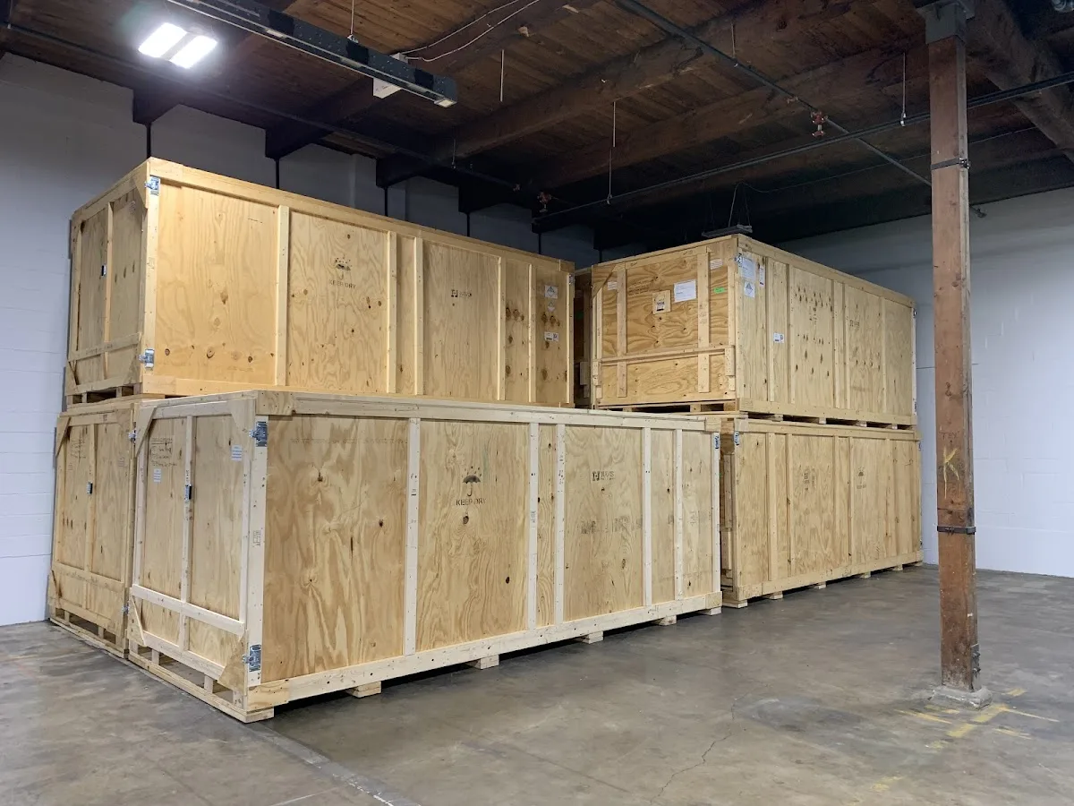 Navis Pack & Ship — exterior