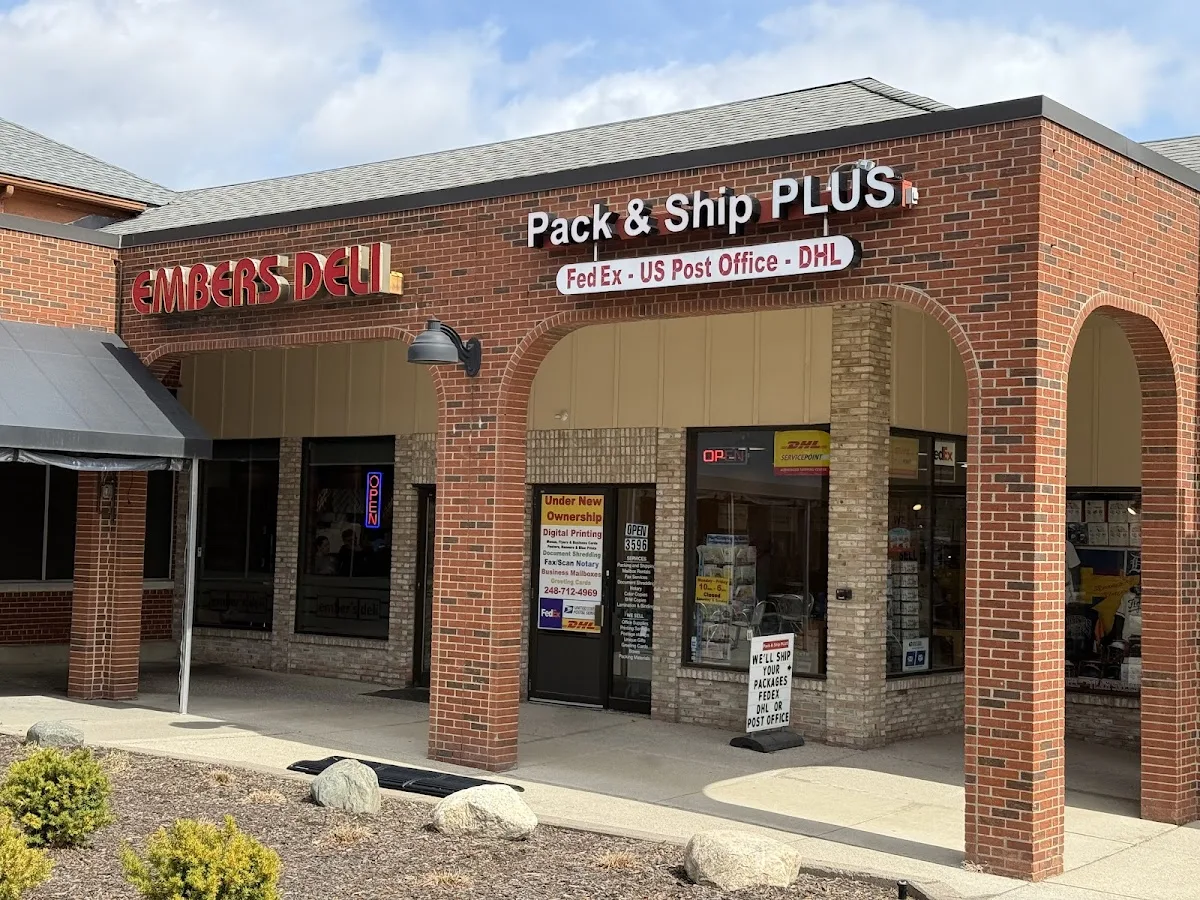 Pack & Ship PLUS — exterior