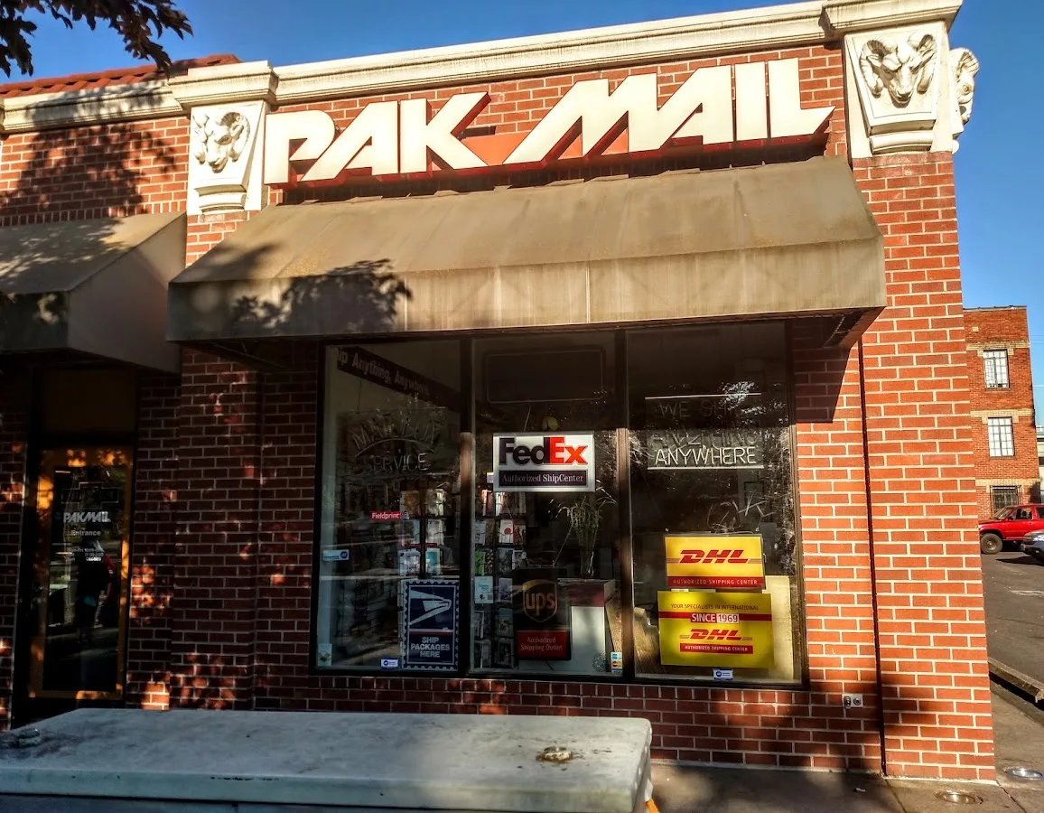 Pak Mail — exterior